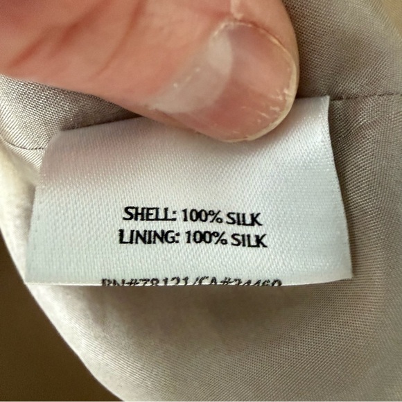 Eileen Fisher Light Tan Blazer Blouse 100% Silk with silk lining - Picture 3 of 13